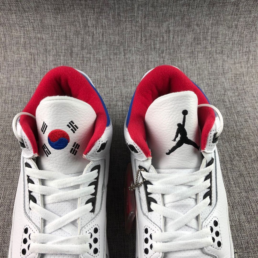 Air Jordan 3 Seoul White Blue Red AV8370-100 - product image from the listing.
