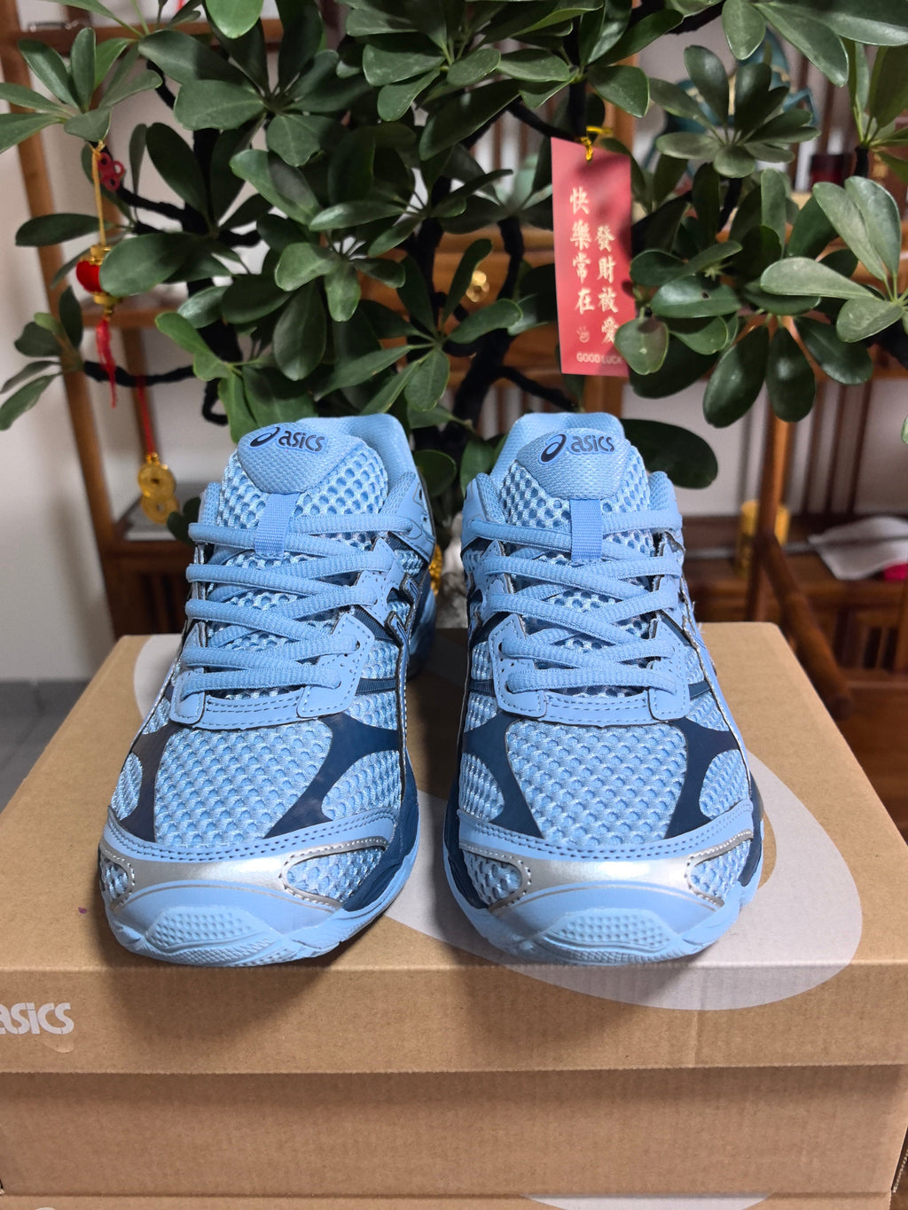 ASICS GEL-Cumulus 16 Sneakers in Sky in Blue - product image from the listing.