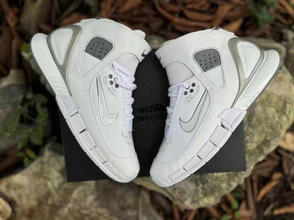 Nike Zoom Huarache 2K5 High-Top Sneakers in White - product image from the listing.