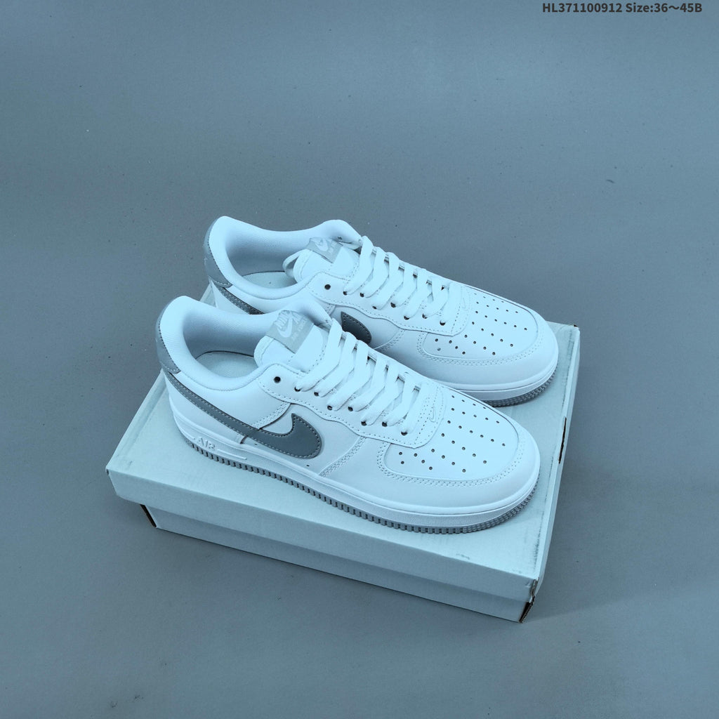 Nike Air Force 1 '07 Low-Cut Sneakers - product image from the listing.
