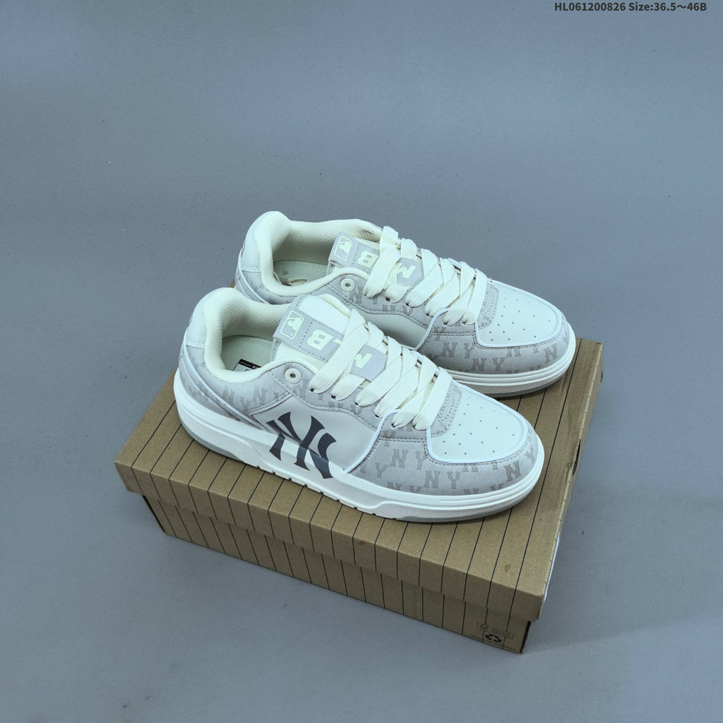 MLB Chunky Liner New York Yankees Low-Cut Sneakers - product image from the listing.