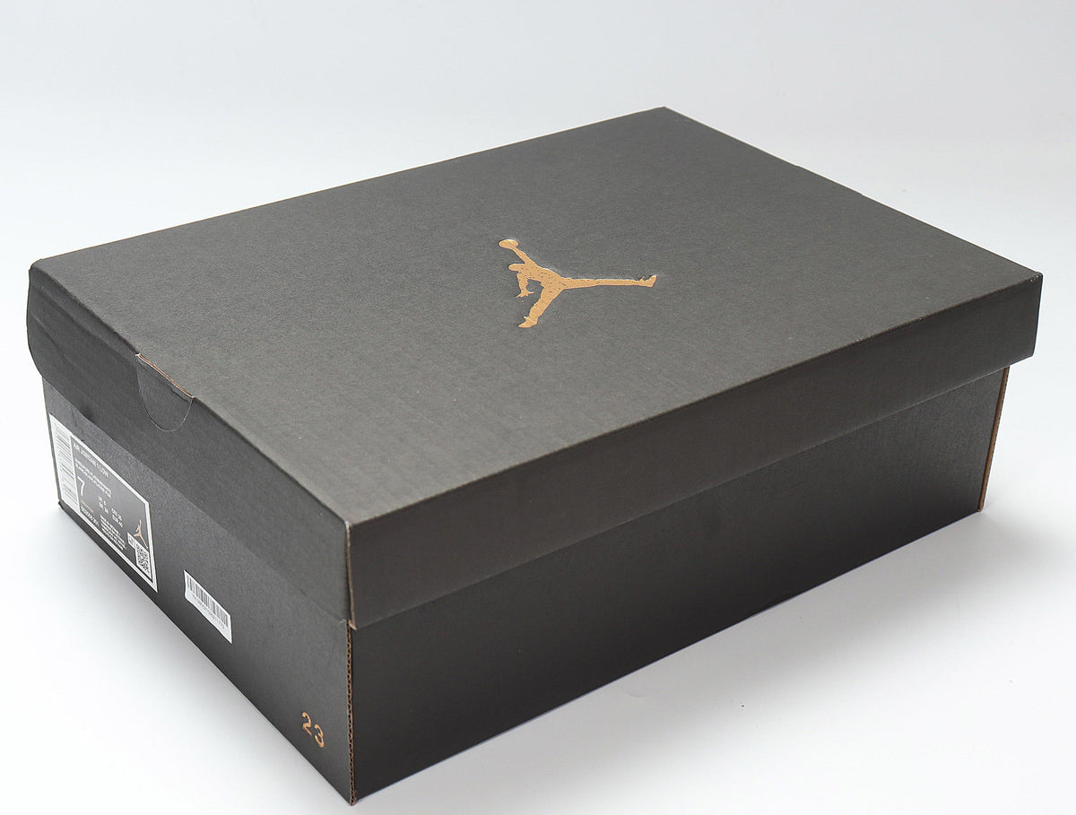 Air Jordan 1 Low White and Green Sneakers 553558-301 - product image from the listing.