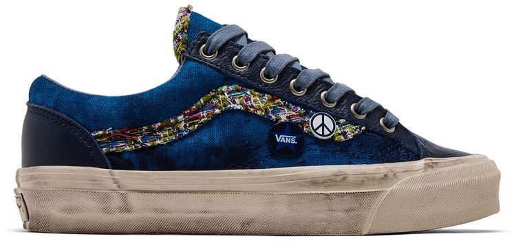 Souvenir Navy Old Skool 36 LX by Vans - product image from the listing.
