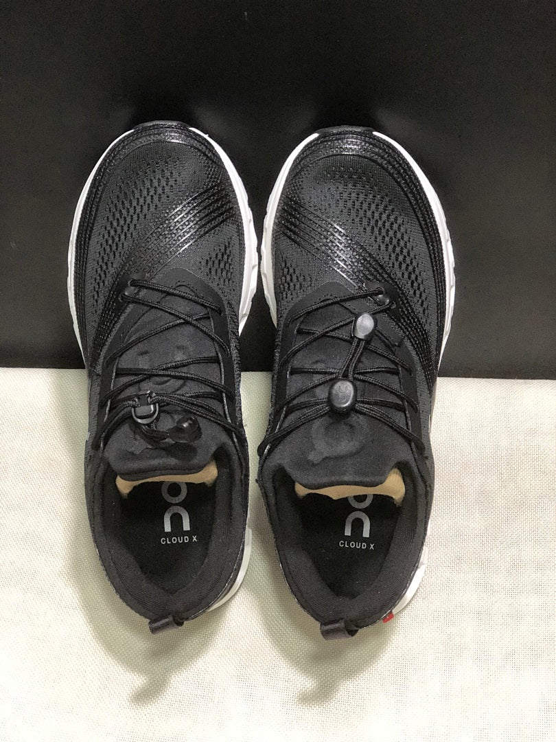 Black and White On Cloud X Z5 Sneakers - product image from the listing.