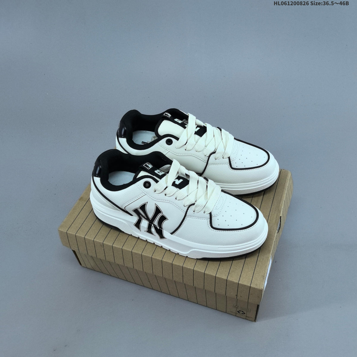 MLB Chunky Liner New York Yankees Low-Cut Sneakers - product image from the listing.