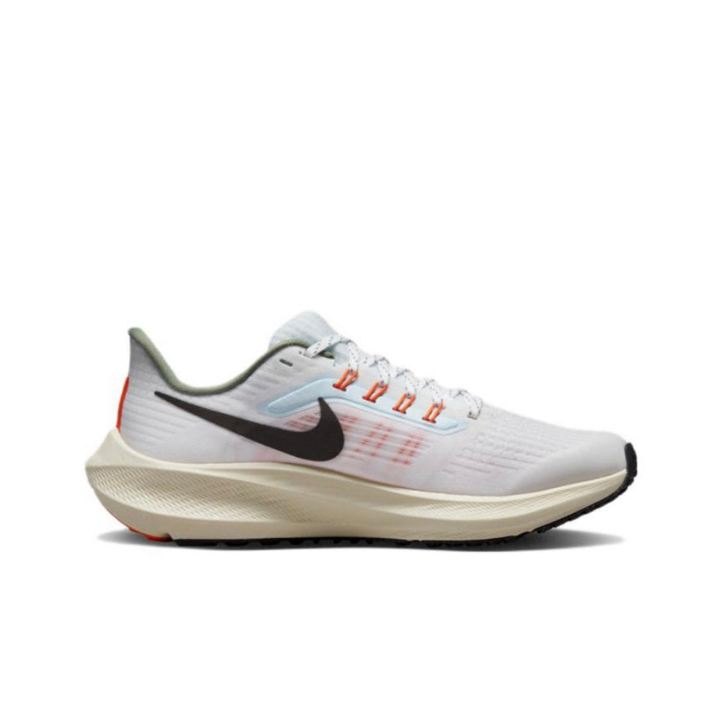 Nike Air Zoom Pegasus 39 Shoes for Running DX6050-101 - product image from the listing.