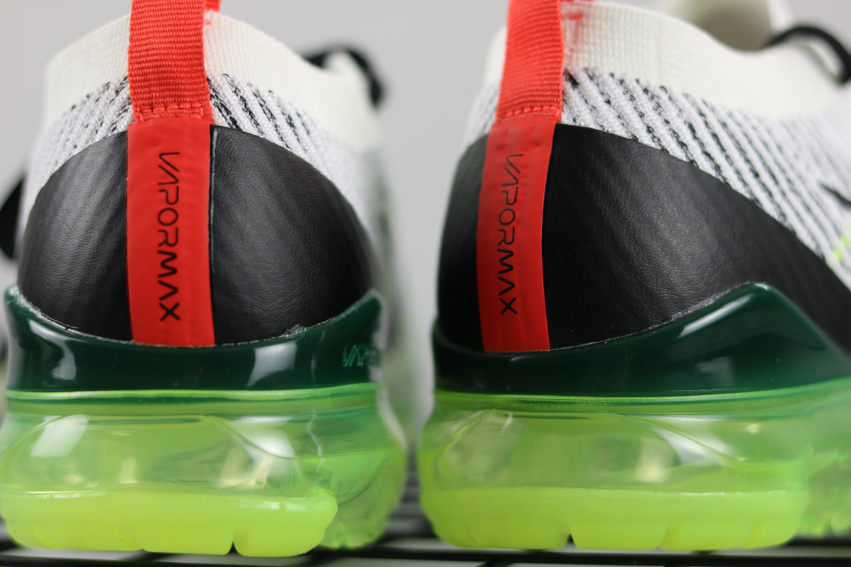 Nike Air VaporMax Flyknit 3 AJ6900-100 Trainers - product image from the listing.