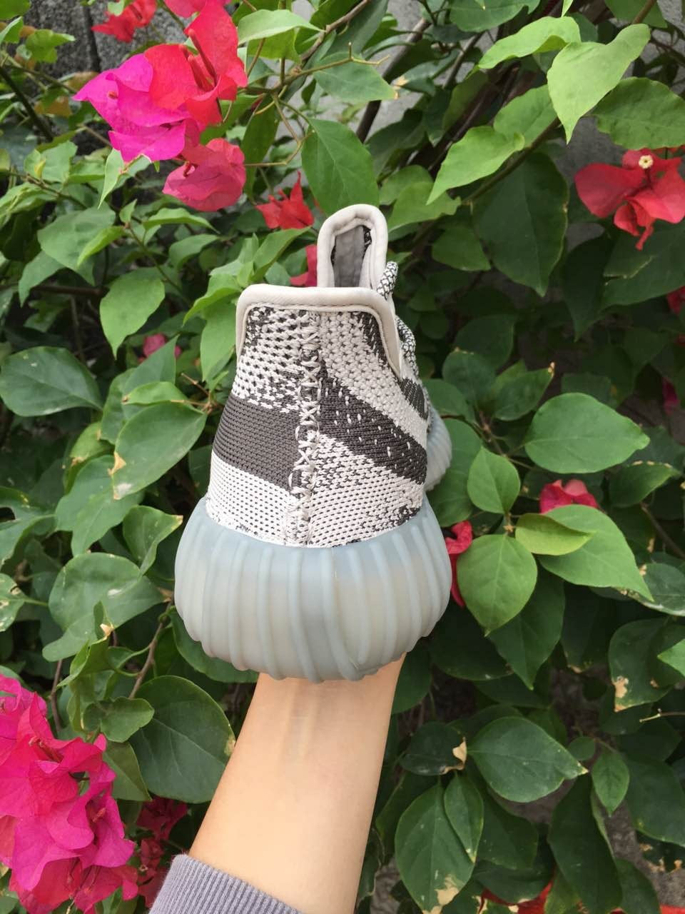 Yeezy 350 V2 Sneakers in Gray Knit - product image from the listing.