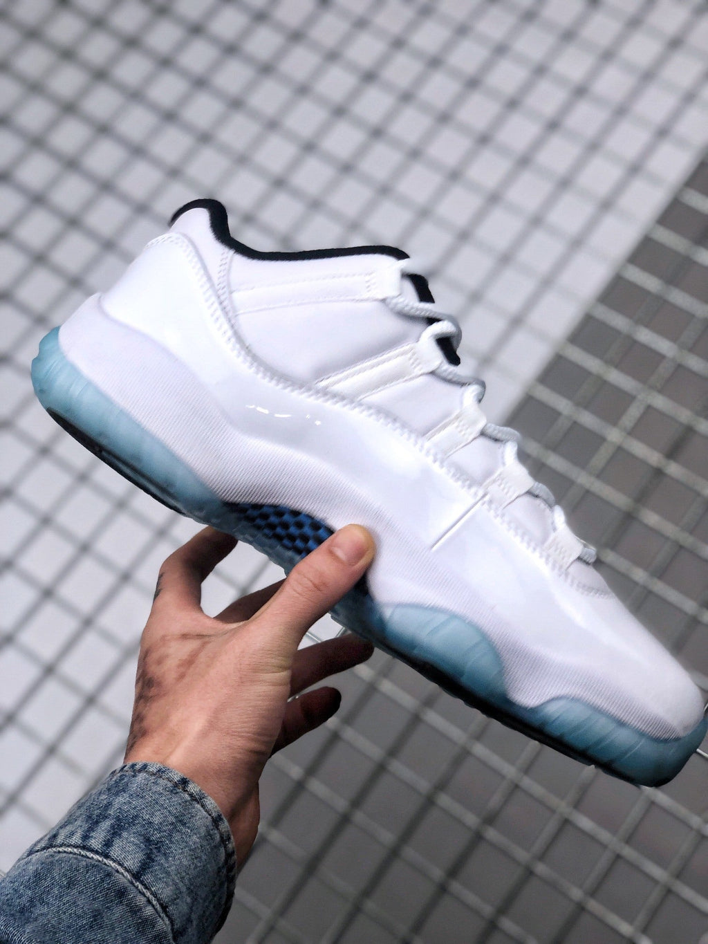 Air Jordan 11 Low Legend Blue Sneakers AV2187-117 - product image from the listing.