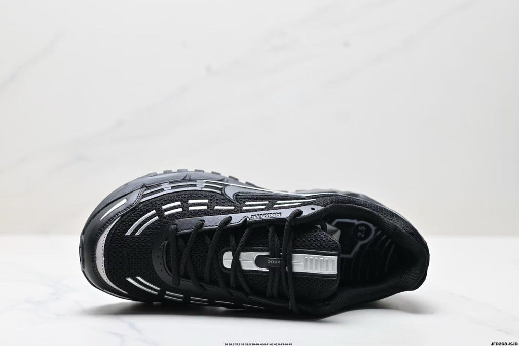 Nike Air Max Plus Sneakers in Black Silver - product image from the listing.