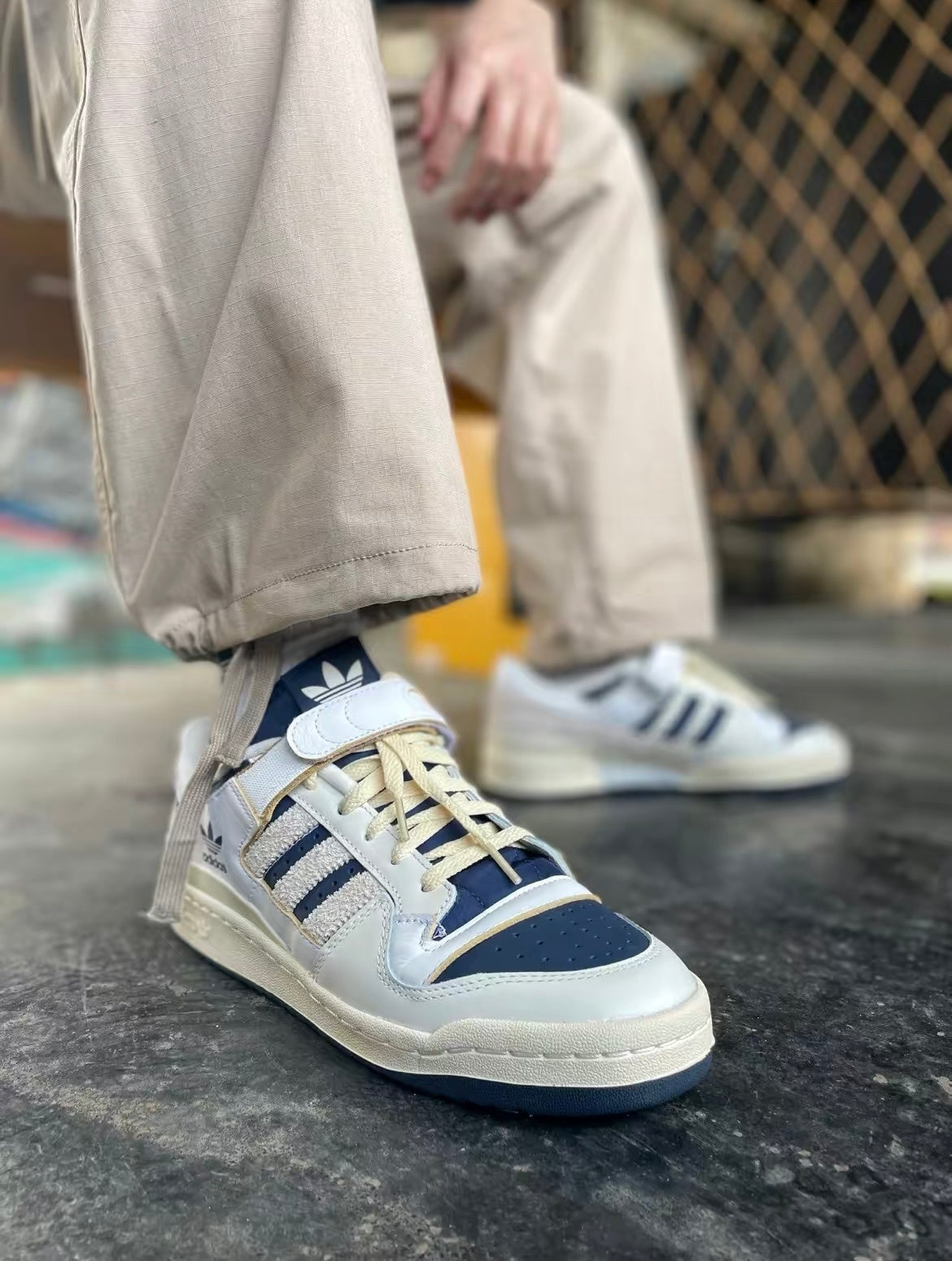 adidas Originals Forum 84 Low Sneakers in White Navy GZ6427 - product image from the listing.