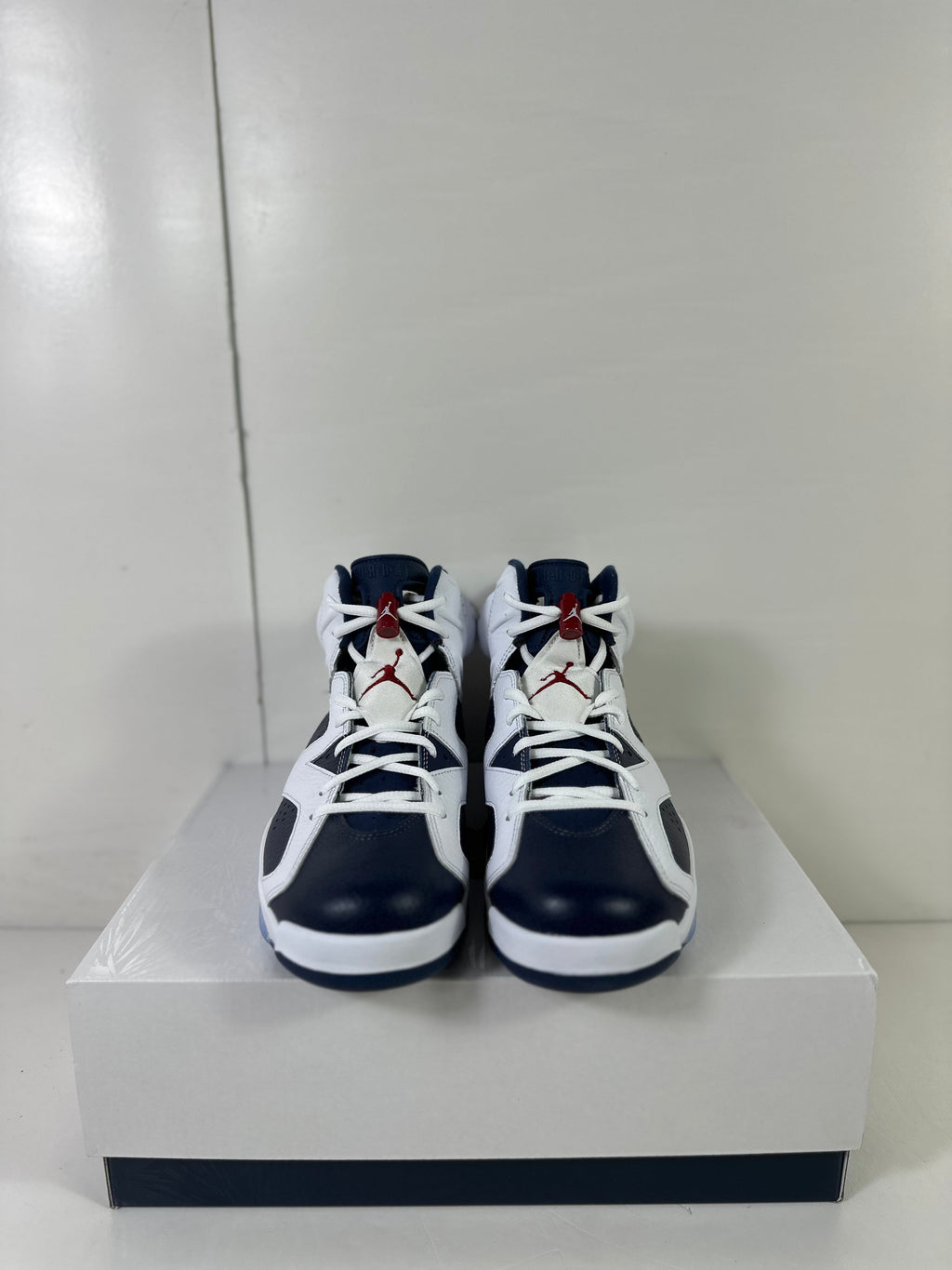 Air Jordan 6 Retro Olympic London Sneakers White Navy CT8529-164 - product image from the listing.