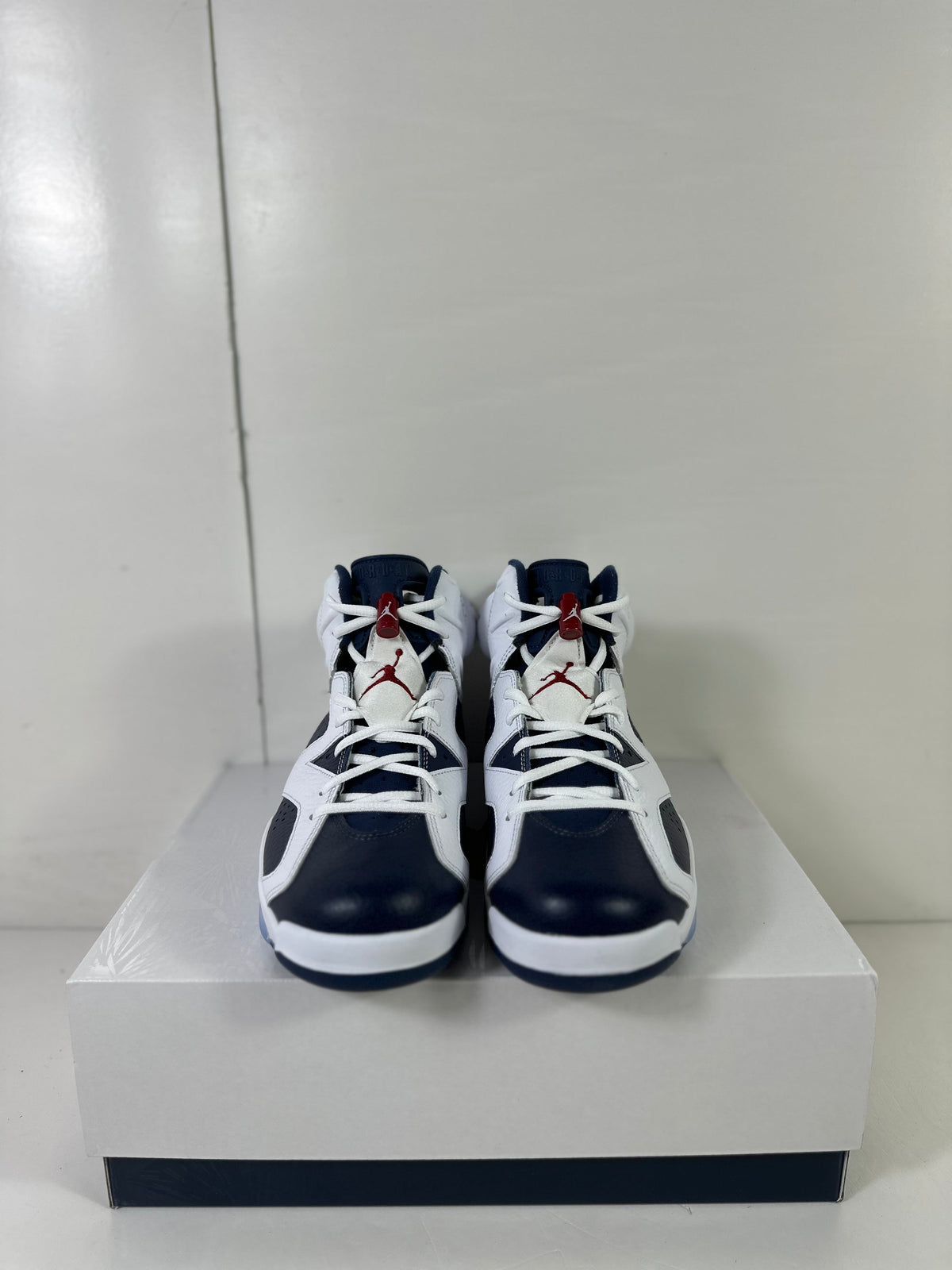 Air Jordan 6 Retro Olympic London Sneakers White Navy CT8529-164 - product image from the listing.
