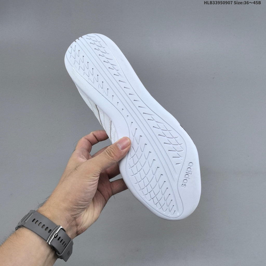 Adidas Originals Adiracer Low-Top Sneakers in White HQ9161 - product image from the listing.