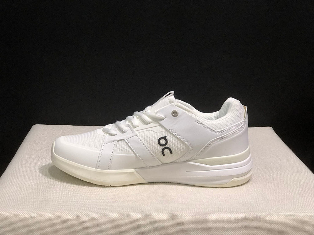 On The Roger Clubhouse Pro Sneakers in White - product image from the listing.