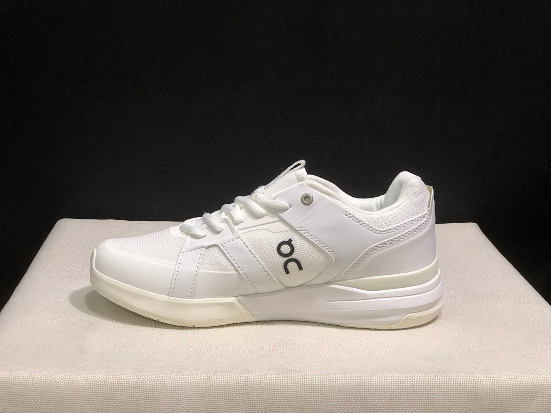 On The Roger Clubhouse Pro Sneakers in White - product image from the listing.