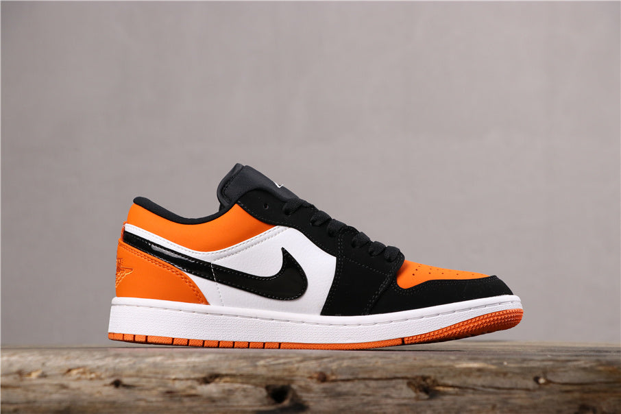 Shattered Backboard Sneakers - Air Jordan 1 Low 553558-128 - product image from the listing.