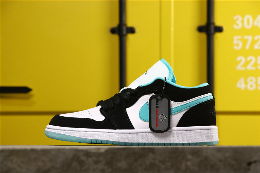 White Island Green CQ9828-131 Sneakers - Air Jordan 1 Low - product image from the listing.