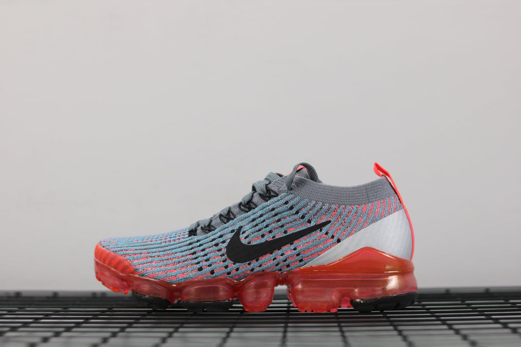Nike Air VaporMax Flyknit 3 AJ6910-601 Trainers - product image from the listing.
