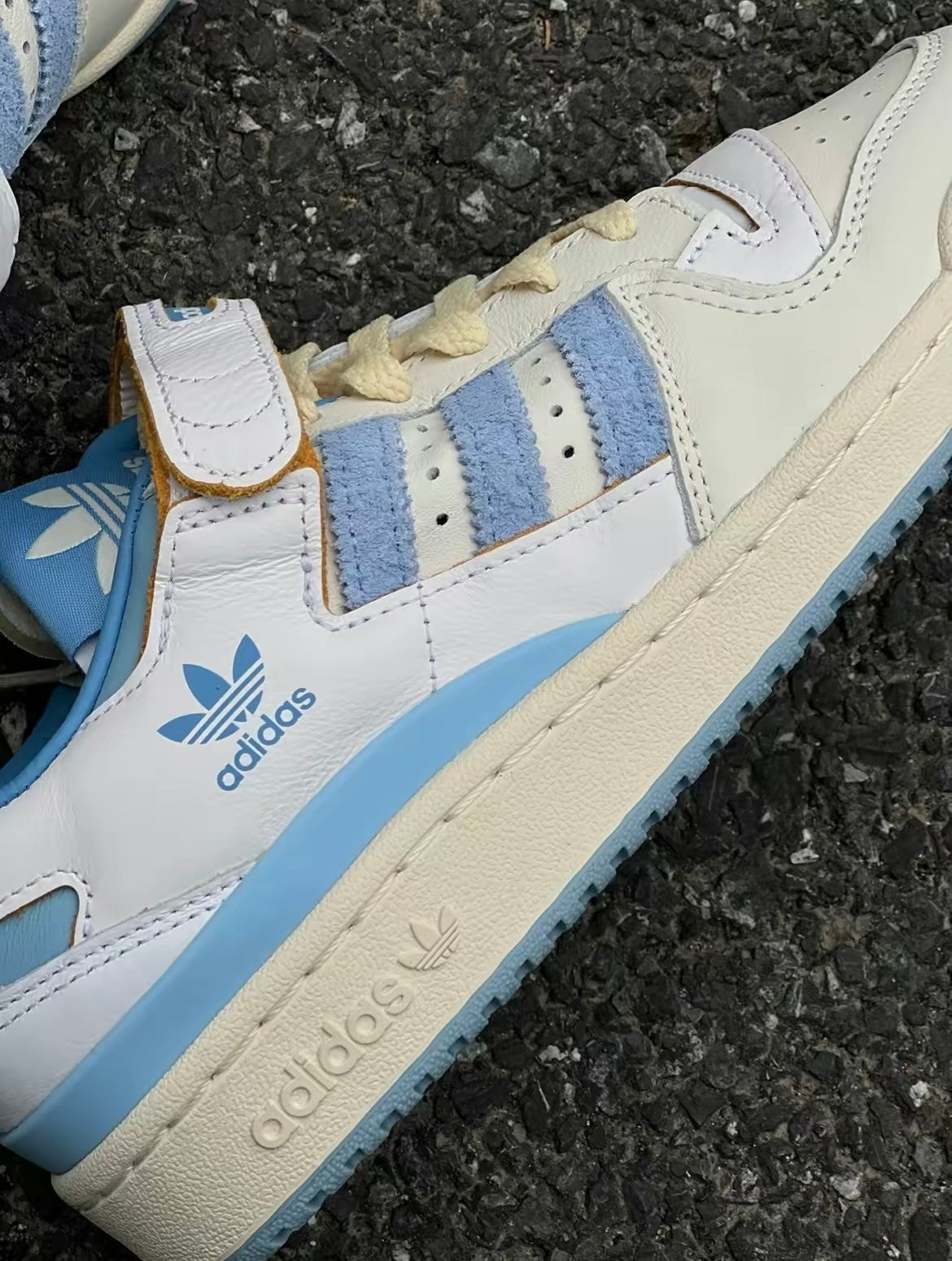 Adidas Originals Forum 84 Low LG Carolina Sneakers in Blue GZ1893 - product image from the listing.
