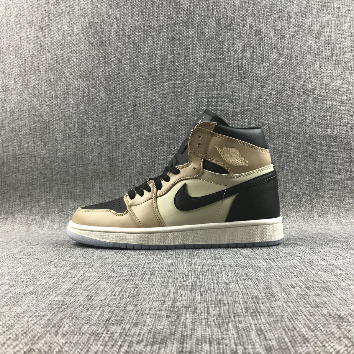 AH7389-003 Sneakers - Air Jordan 1 High Premium - product image from the listing.