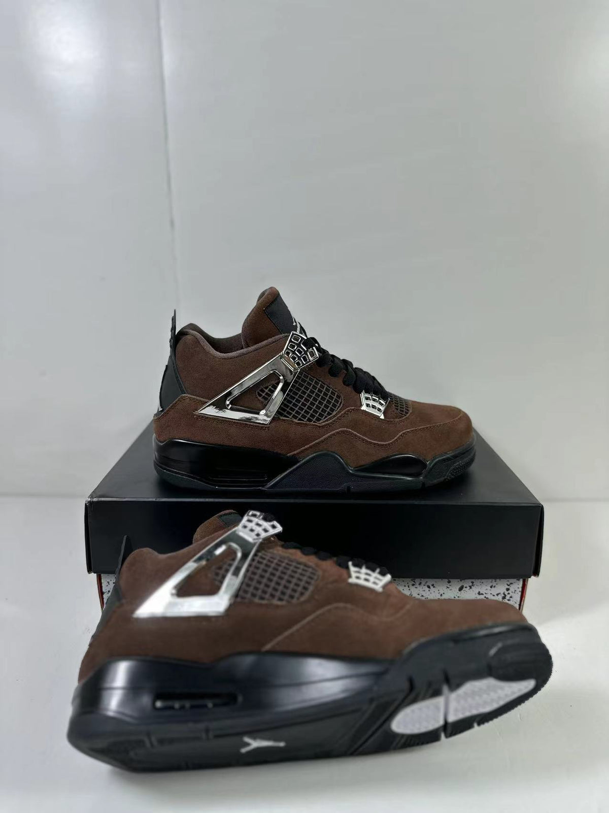 Air Jordan 4 Retro Brown Black AQ9129-002 - product image from the listing.