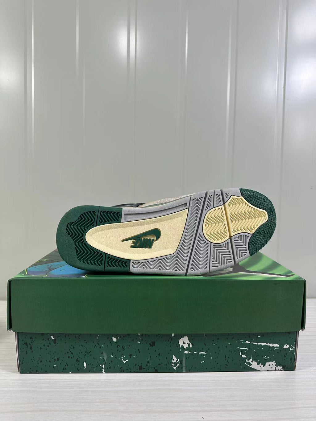 Air Jordan 4 Retro Off-White Green DC7770-106 - product image from the listing.