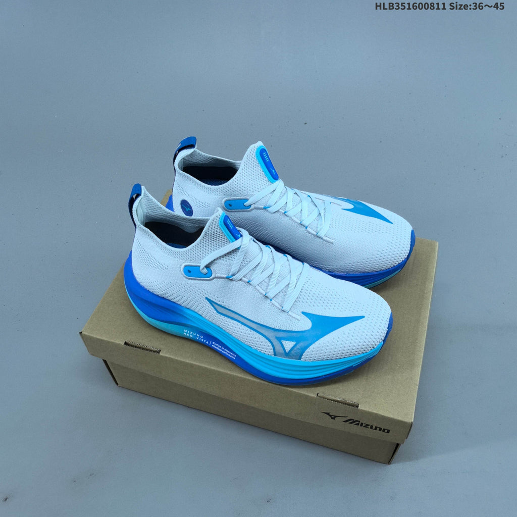 Mizuno Neo Vista Shoes for Running - product image from the listing.
