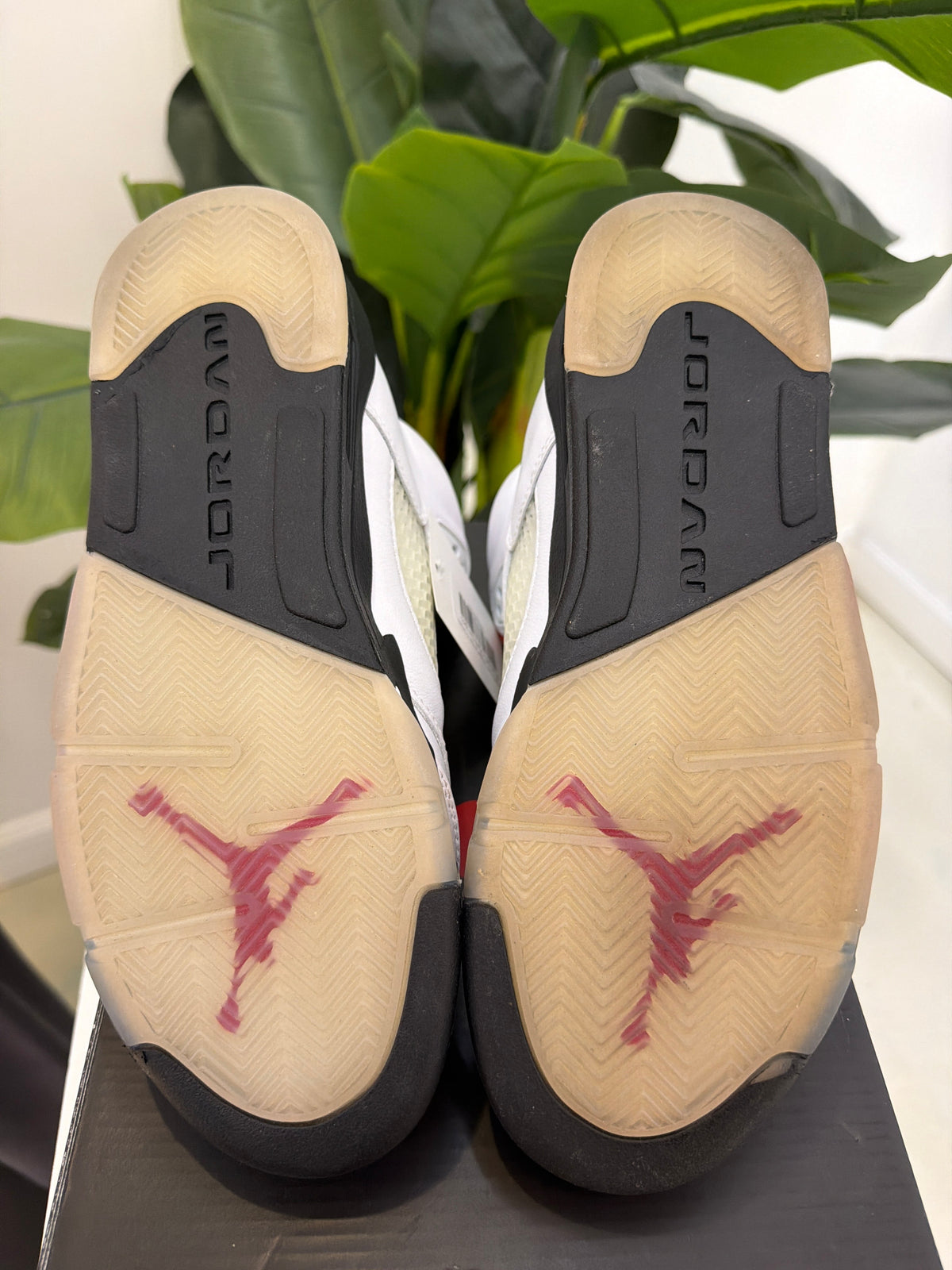 Fire Red Silver Tongue Jordan 5 (2020) - product image from the listing.