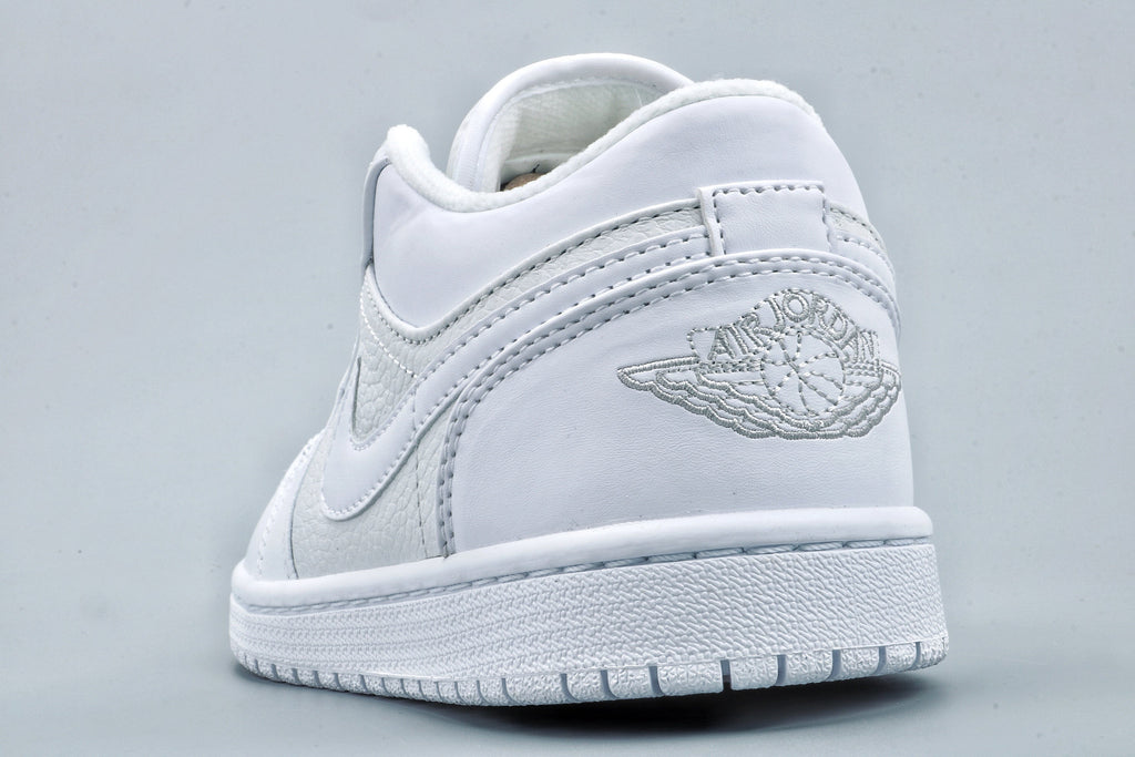 Jordan 1 Low Sneakers in White 11136 - product image from the listing.