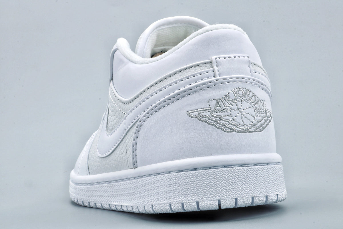 Jordan 1 Low Sneakers in White 11136 - product image from the listing.