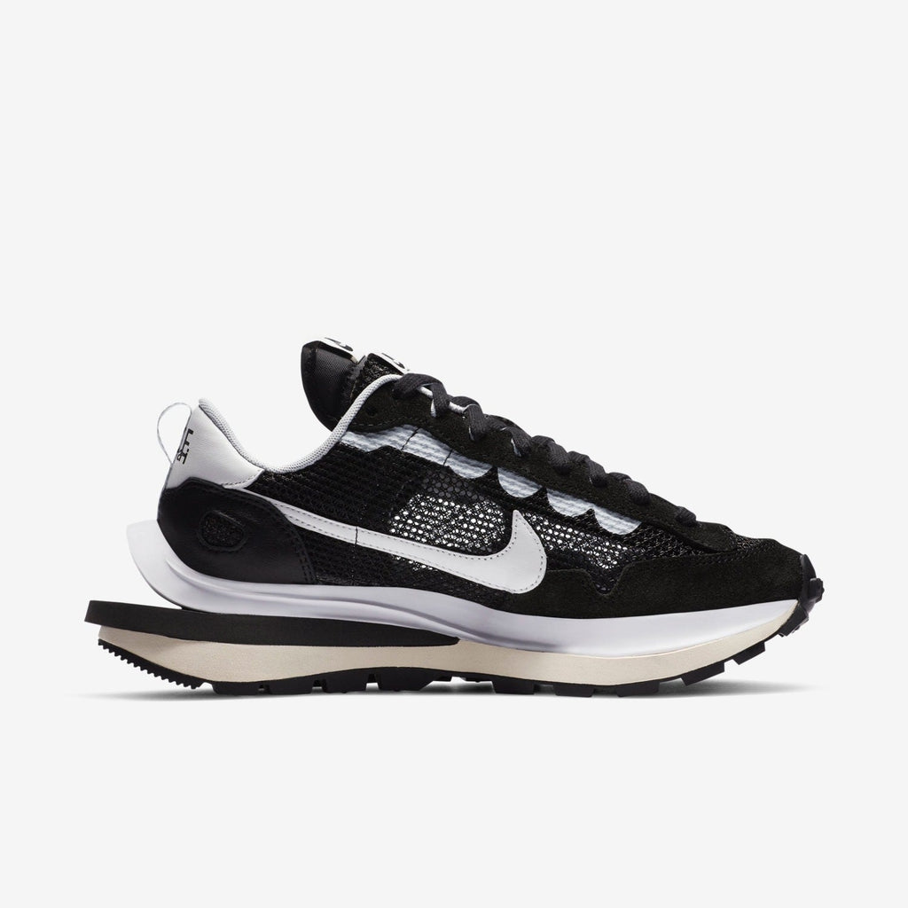Nike sacai VaporWaffle CV1363-001 Sneakers in Black White - product image from the listing.
