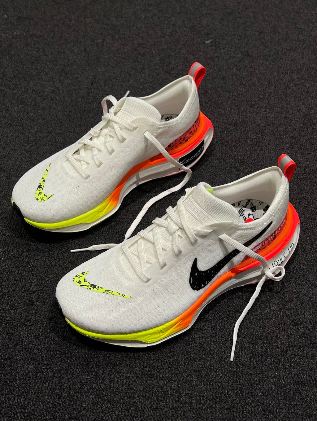 Nike ZoomX Invincible Run Flyknit 3 Shoes for Running HF4915-100 - product image from the listing.