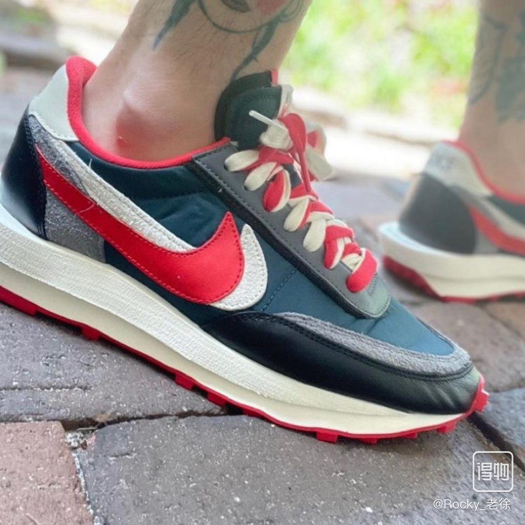 Nike x sacai LDV Waffle Trainers DJ4877-300 - product image from the listing.