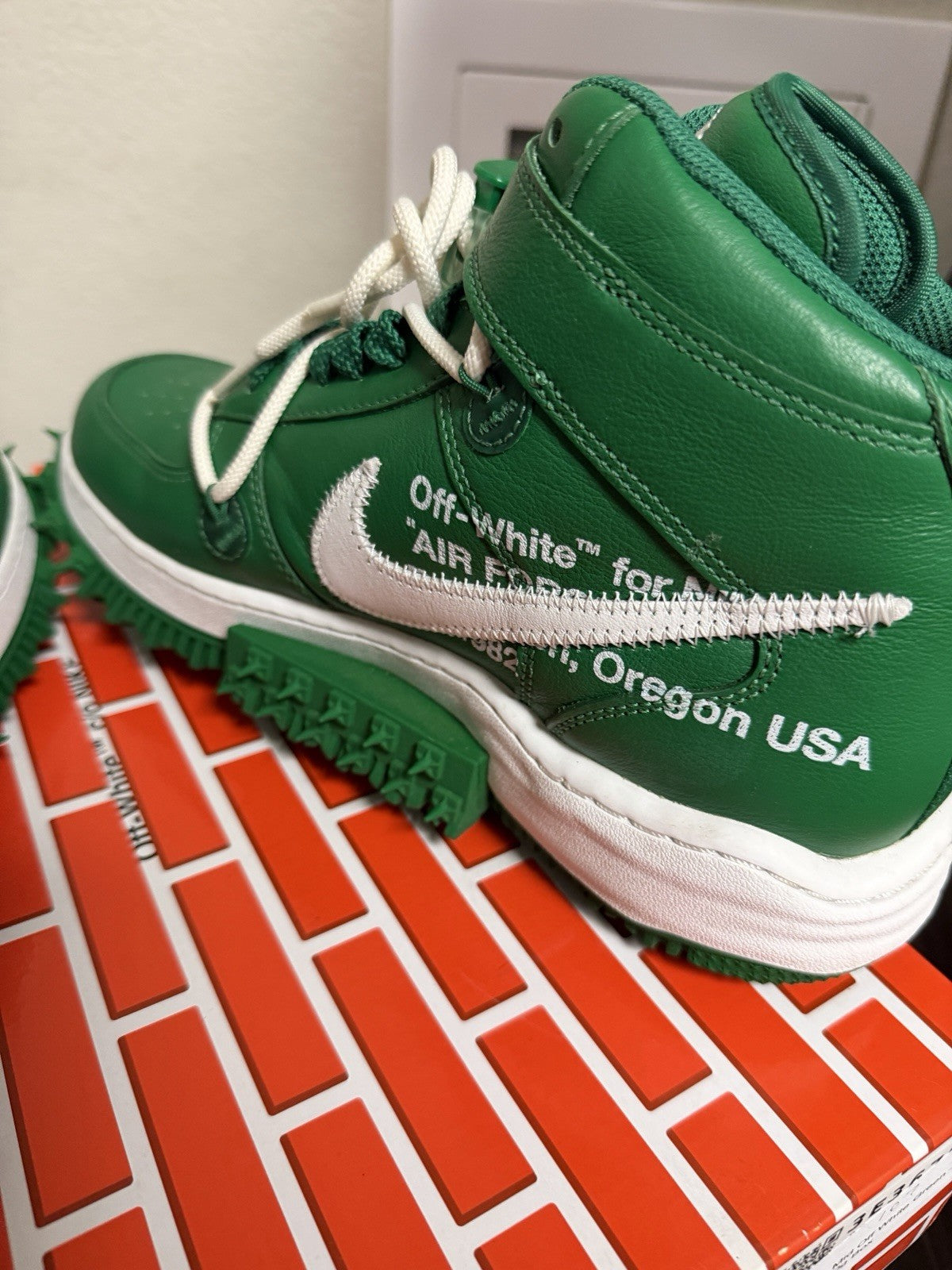 Off-White x Nike Air Force 1 SP Leather Mid Pine Green - Size 10 - product image from the listing.