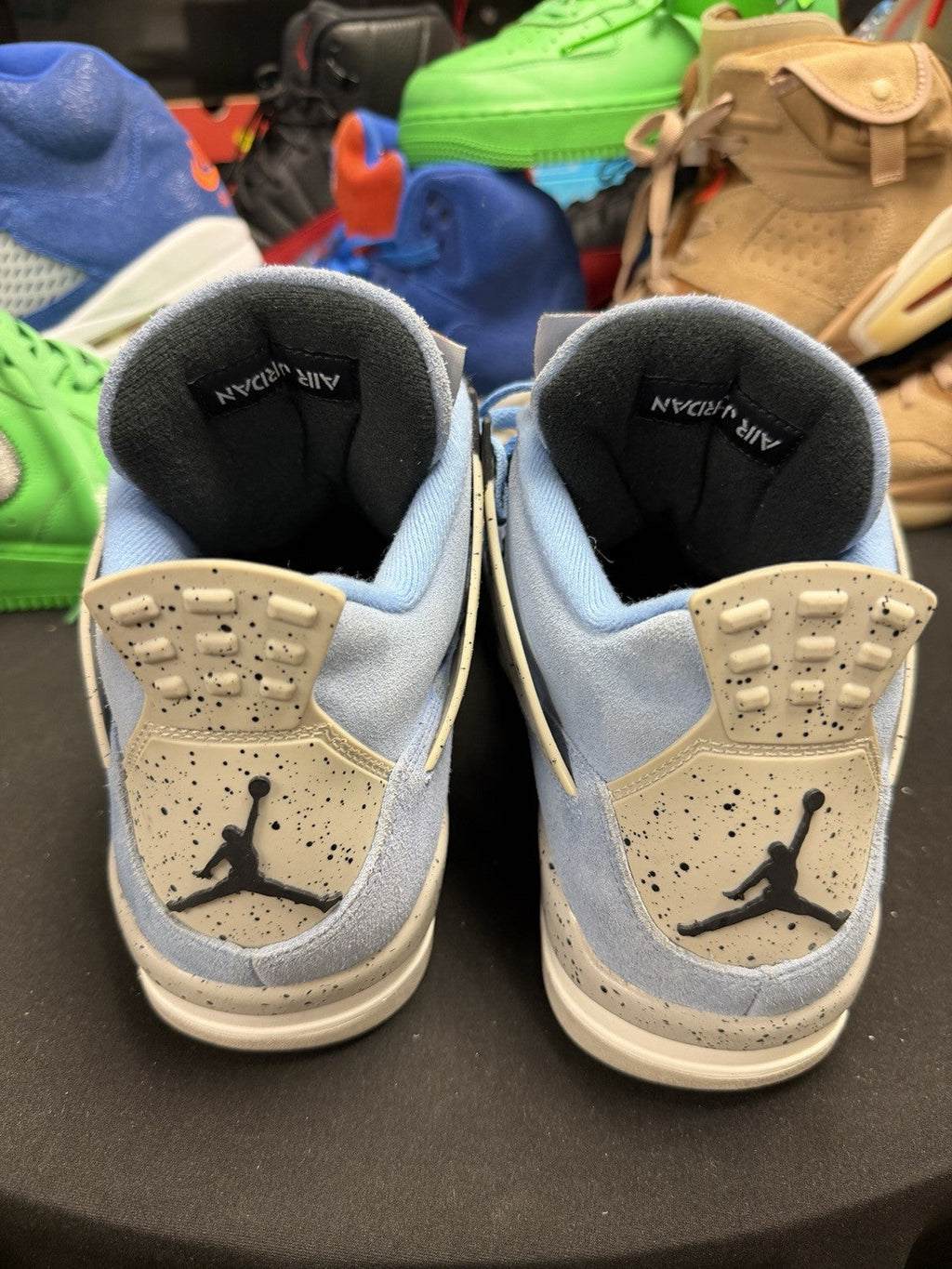 Jordan 4 Retro Mid University Blue - Size 11 - product image from the listing.
