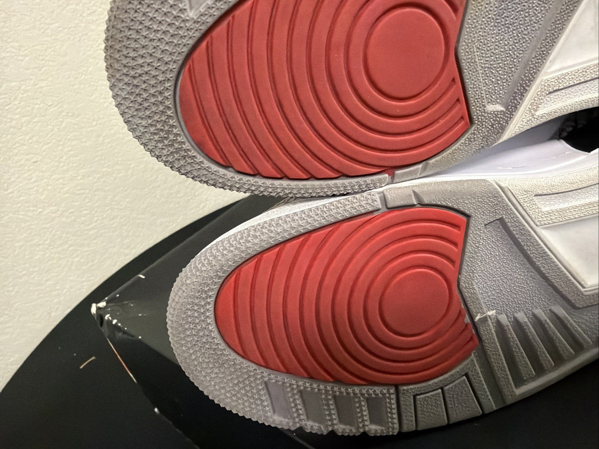 "White cement" Size 10.5 Air Jordan 3 Pre Owned (Excellent) - product image from the listing.