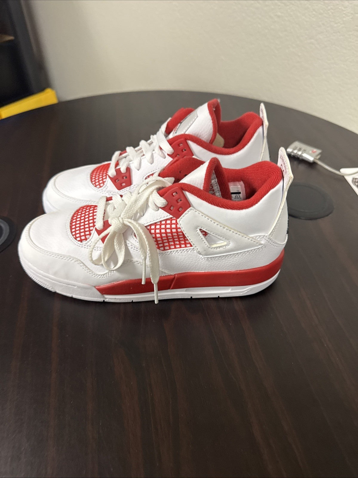 Jordan 4 Retro alternate 89 2016 | No Box - Comes With Replacement Box - Size 5Y - product image from the listing.