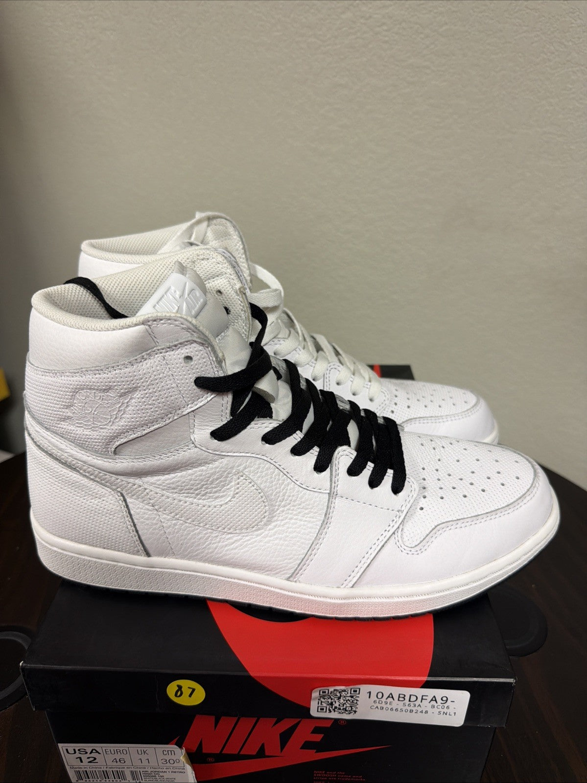 Men's Nike Air Jordan 1 2017 High White Perforated Size 12 555088-100 - product image from the listing.