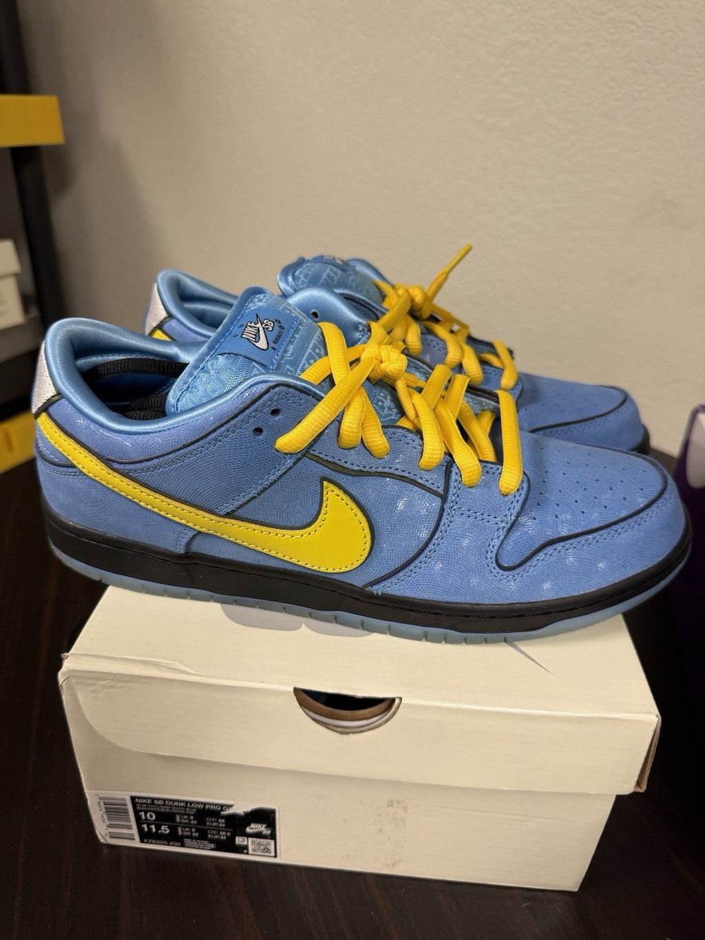 Men's Size 10 - The Powerpuff Girls x Nike Dunk Low Pro SB QS Bubbles Shoes - product image from the listing.