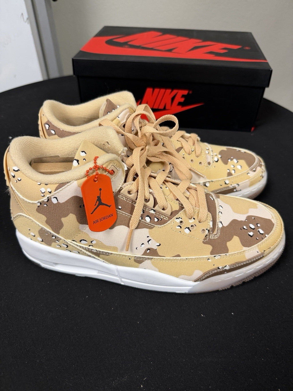 Women's Nike Air Jordan 3 Retro Tex Camo Size 10.5/ Men's 9 Shoes HM4301-200 - product image from the listing.