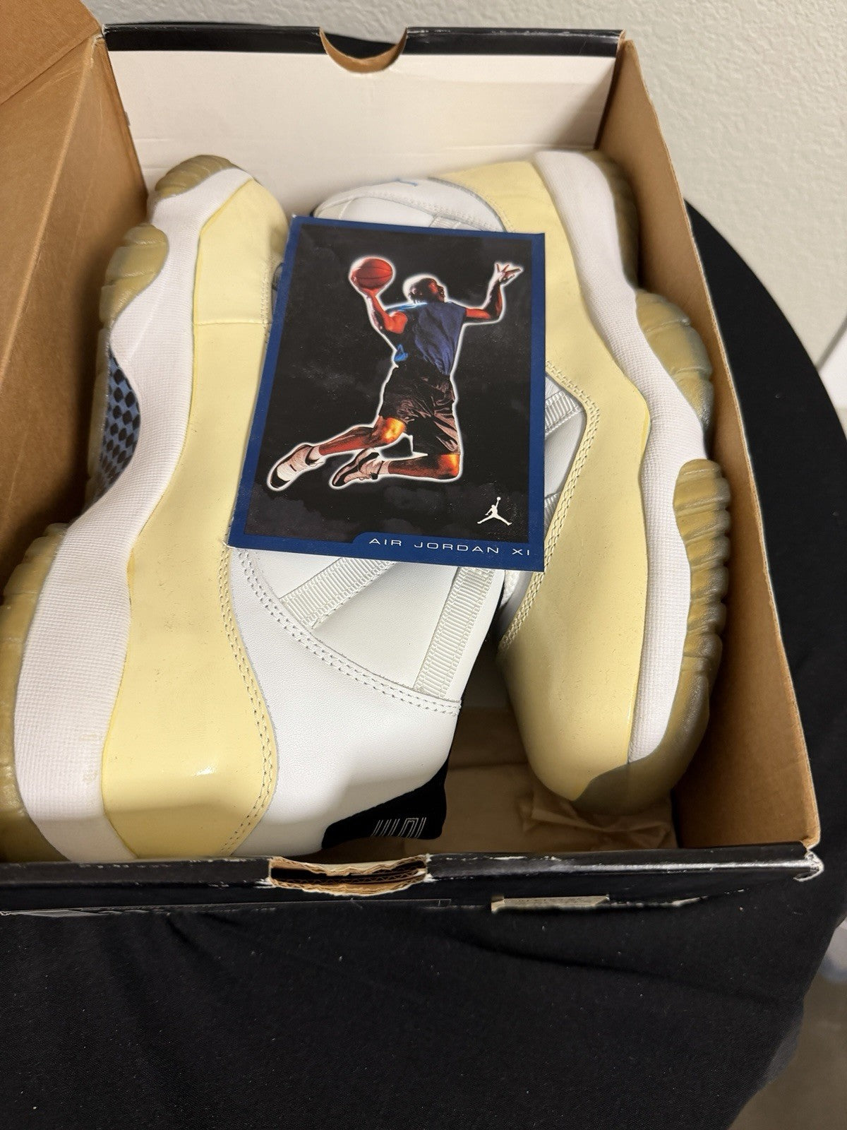 "Columbia" Air Jordan 11 Retro 2001 - product image from the listing.