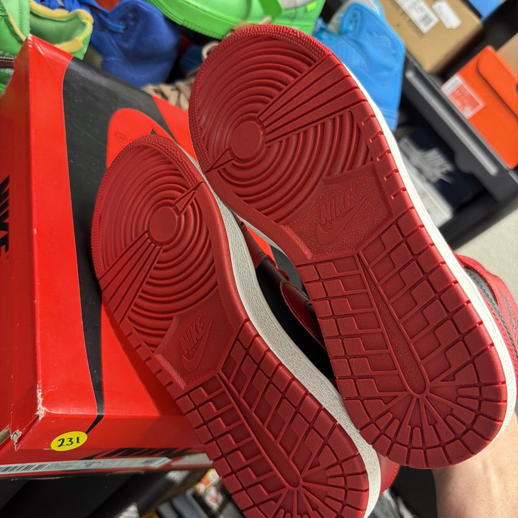 Air Jordan 1 Hi 85 Varsity Red Black BQ4422-600 Sneaker (231) - product image from the listing.