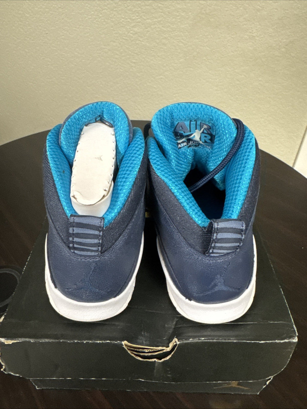 "Los Angeles" Size 5Y - Air Jordan 10 Retro GS 2016 - product image from the listing.