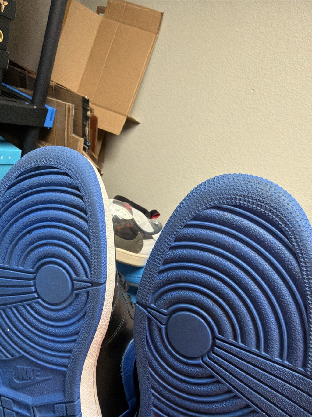 2017 / Size 12 - Jordan 1 Retro OG High Royal - product image from the listing.