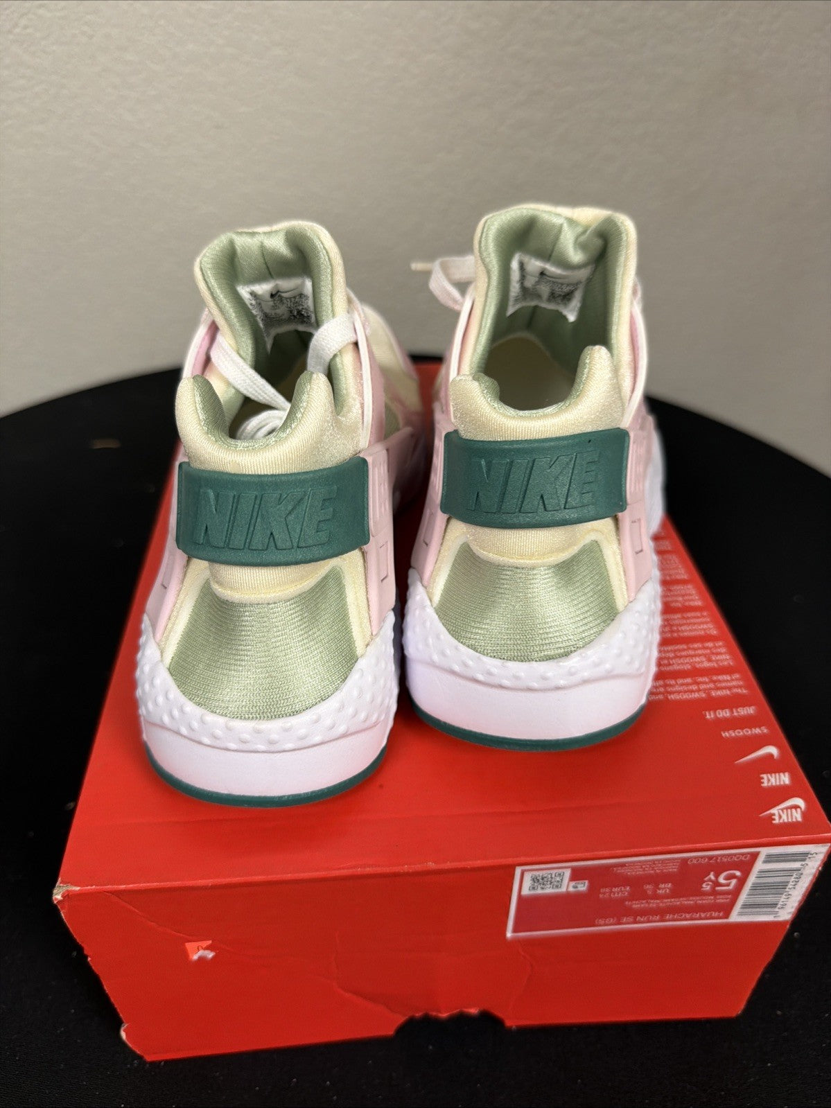 New Nike Huarache Run Trainers Strawberry Shortcake Running Lightweight Casual - product image from the listing.