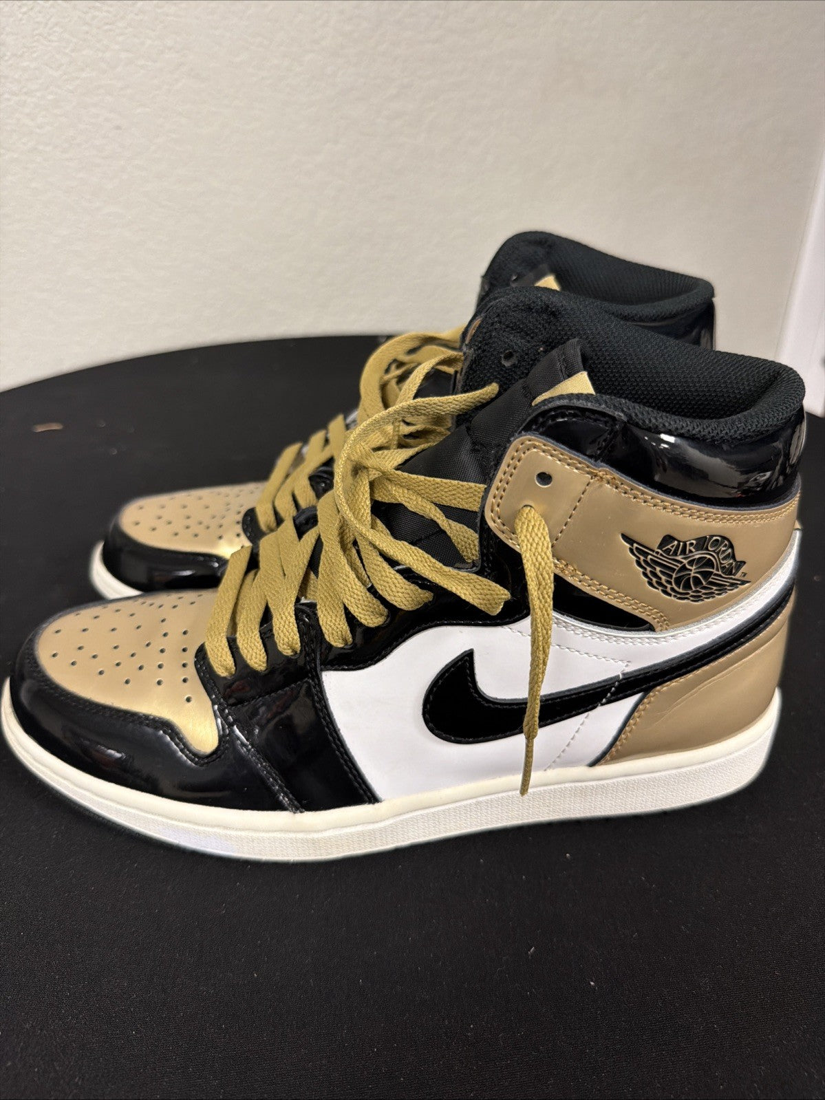 Gold Toe Size 9.5 - Jordan 1 Retro OG NRG High - product image from the listing.