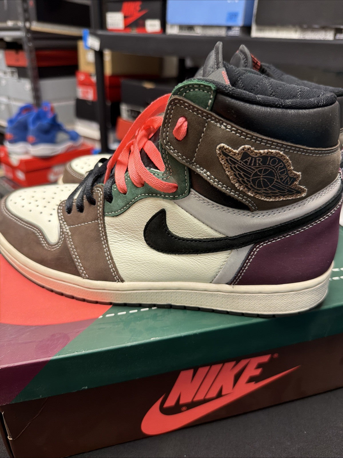 Men's Nike Social StatuS x Dunk Mid 'Chocolate MilK' DJ1173-700 ShOES SiZE/10.5. - product image from the listing.