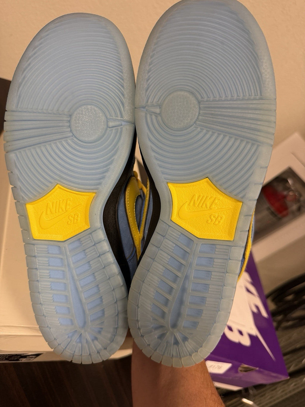 Men's Size 10 - The Powerpuff Girls x Nike Dunk Low Pro SB QS Bubbles Shoes - product image from the listing.