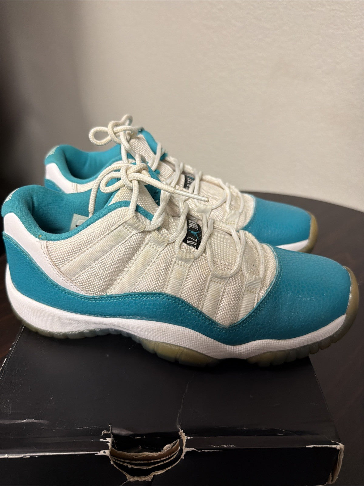 Girls' Nike Air Jordan XI 11 Low Aqua Turbo Green Retro GG 2014 Size 6Y - product image from the listing.